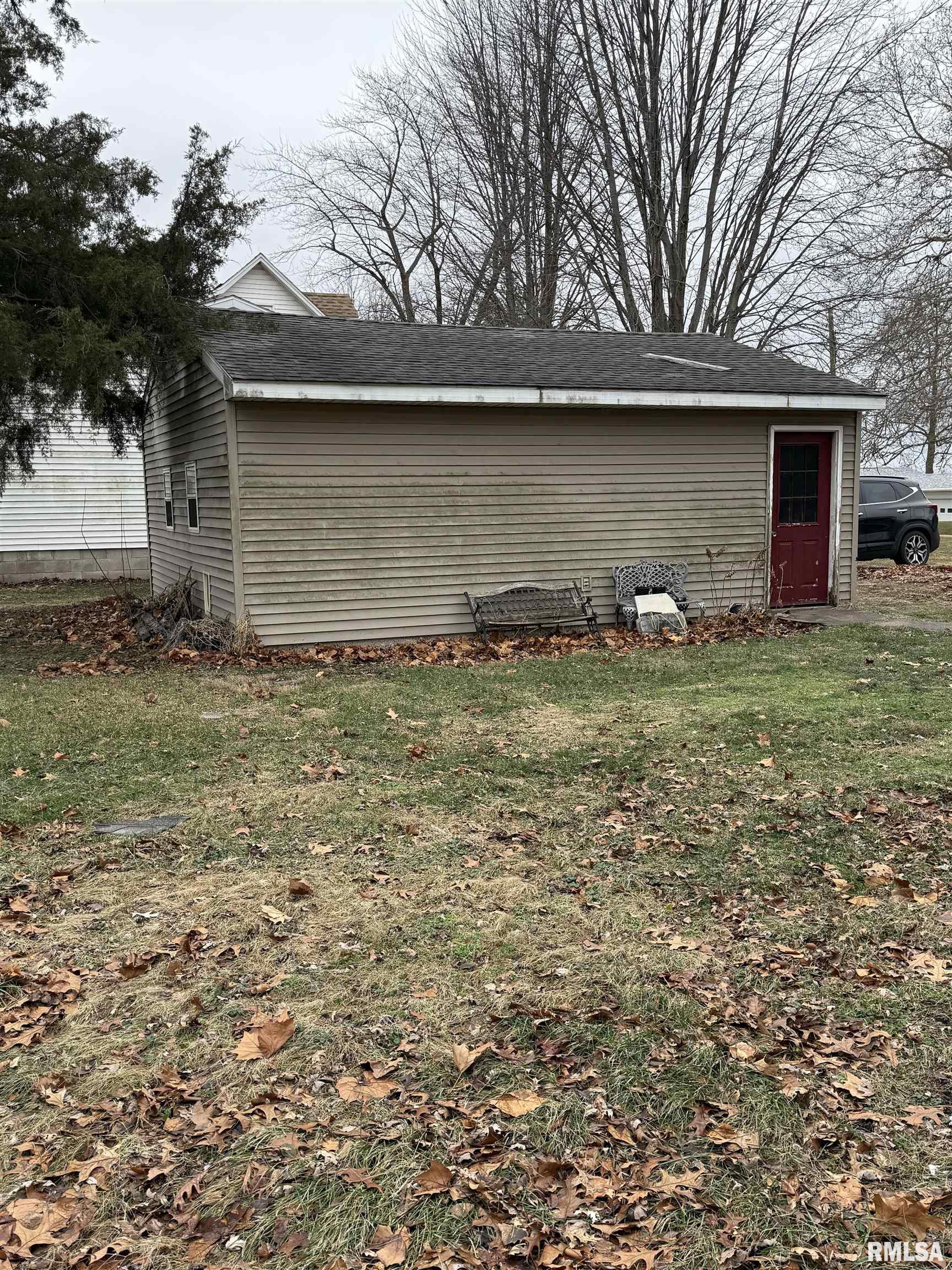 409 South Price Street Industry, IL 61440 - Photo 5 of 47