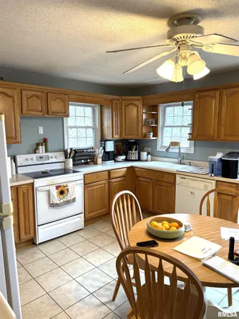 $62,000 | 409 South Price Street, Industry, IL 61440