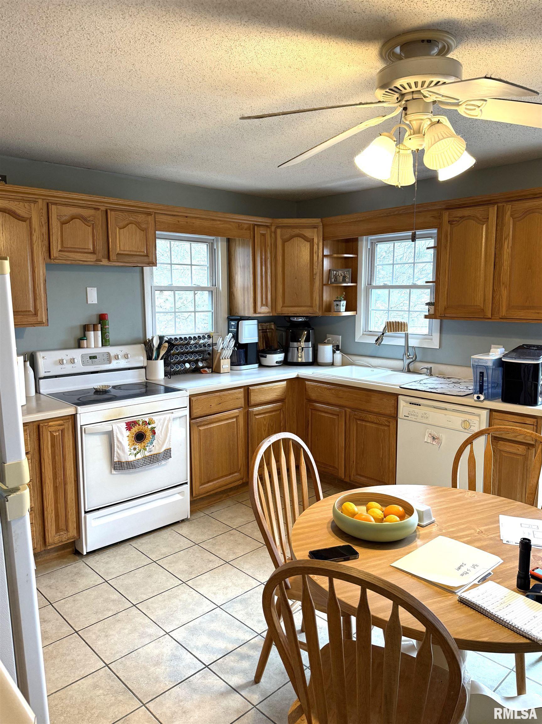 409 South Price Street Industry, IL 61440 - Photo 6 of 47