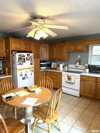 $62,000 | 409 South Price Street, Industry, IL 61440