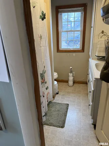 $70,000 | 409 South Price Street, Industry, IL 61440