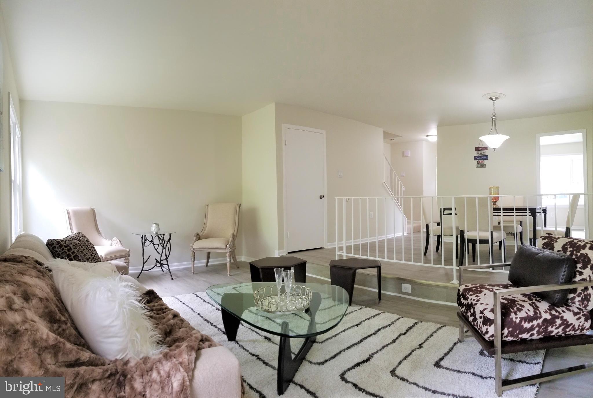 2899 Seminole Road Woodbridge, VA 22192 - Photo 3 of 56 main level - living room