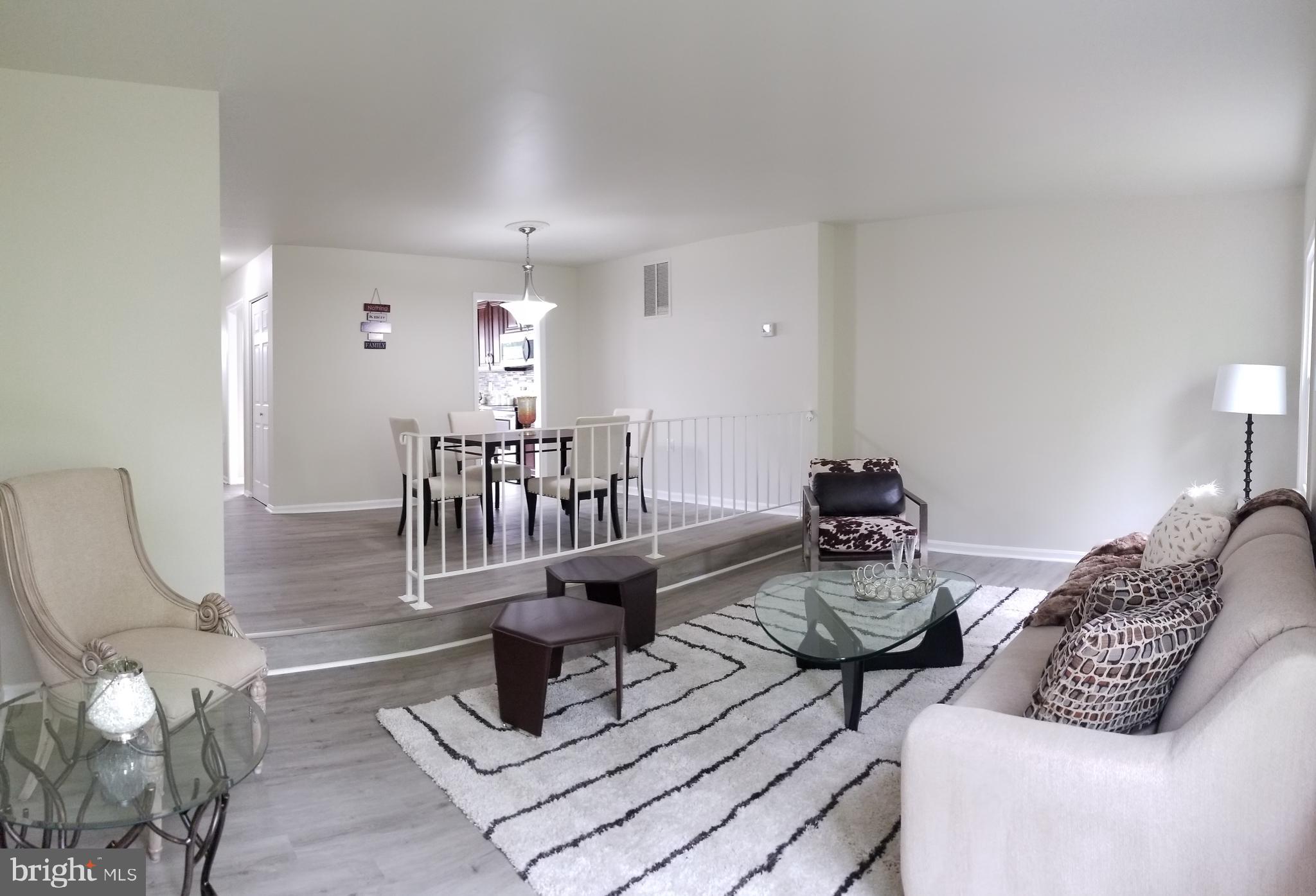 2899 Seminole Road Woodbridge, VA 22192 - Photo 4 of 56 main level - living room
