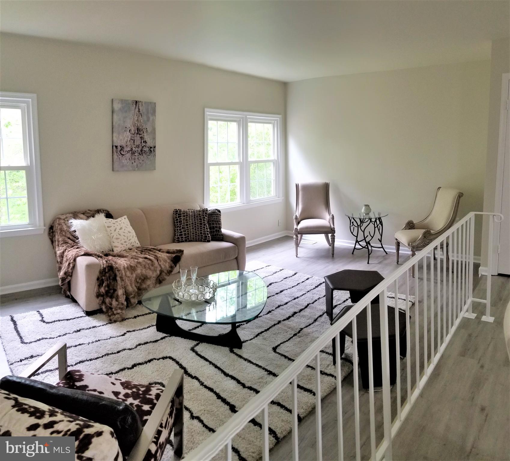 2899 Seminole Road Woodbridge, VA 22192 - Photo 8 of 56 main level - living room