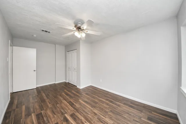 $2,100 | 2405 Pickerton Drive, Deer Park, TX 77536