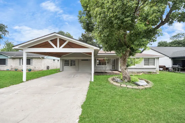 $2,100 | 2405 Pickerton Drive, Deer Park, TX 77536