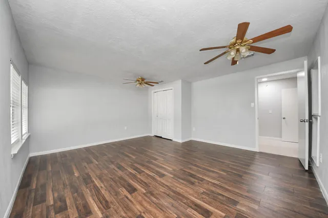 $2,100 | 2405 Pickerton Drive, Deer Park, TX 77536