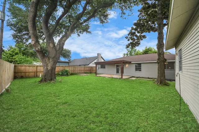 $2,100 | 2405 Pickerton Drive, Deer Park, TX 77536