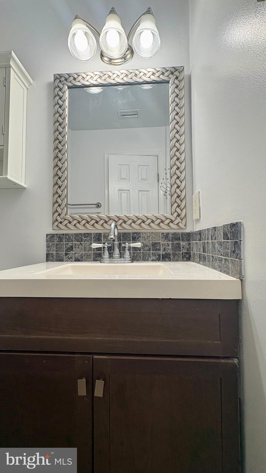 14807 Rydell Road, Unit 204 Centreville, VA 20121 - Photo 15 of 28