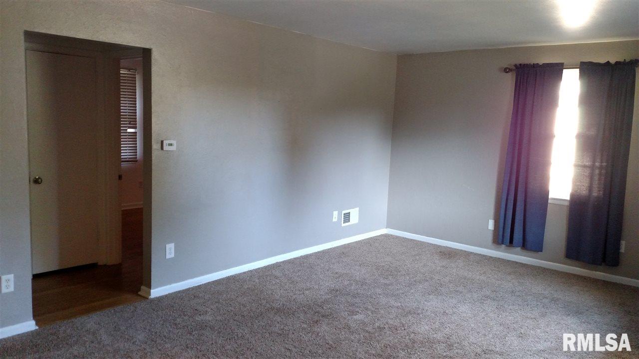 1003 Sheridan Road Pekin, IL 61554 - Photo 11 of 31 Gallery Image 11