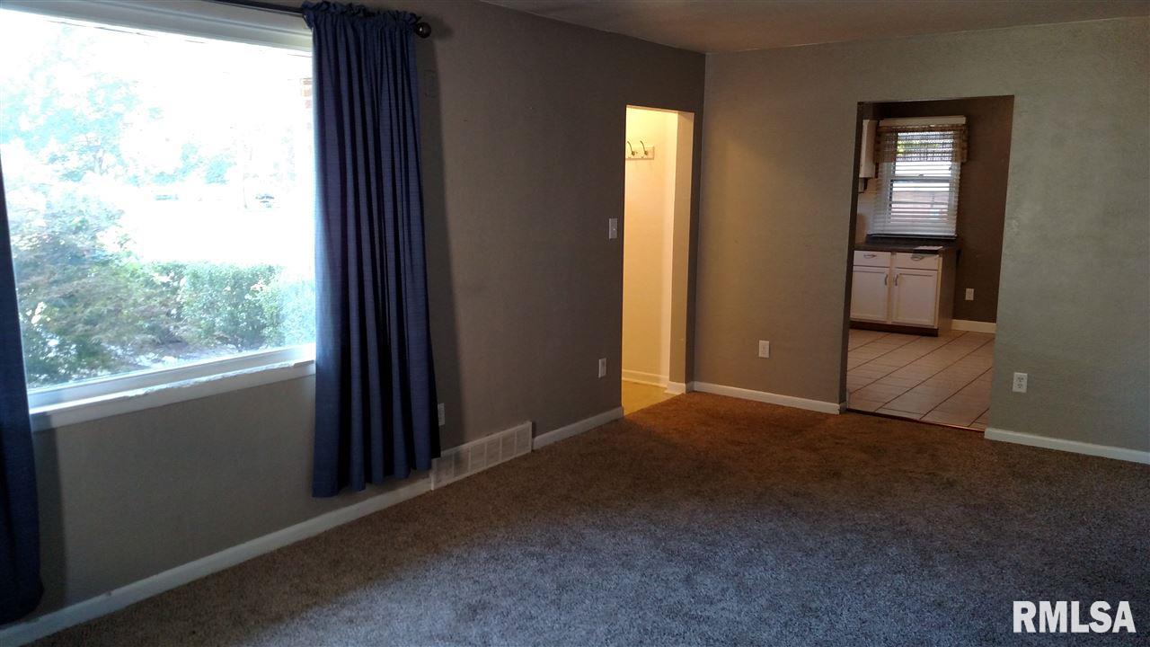 1003 Sheridan Road Pekin, IL 61554 - Photo 12 of 31 Gallery Image 12