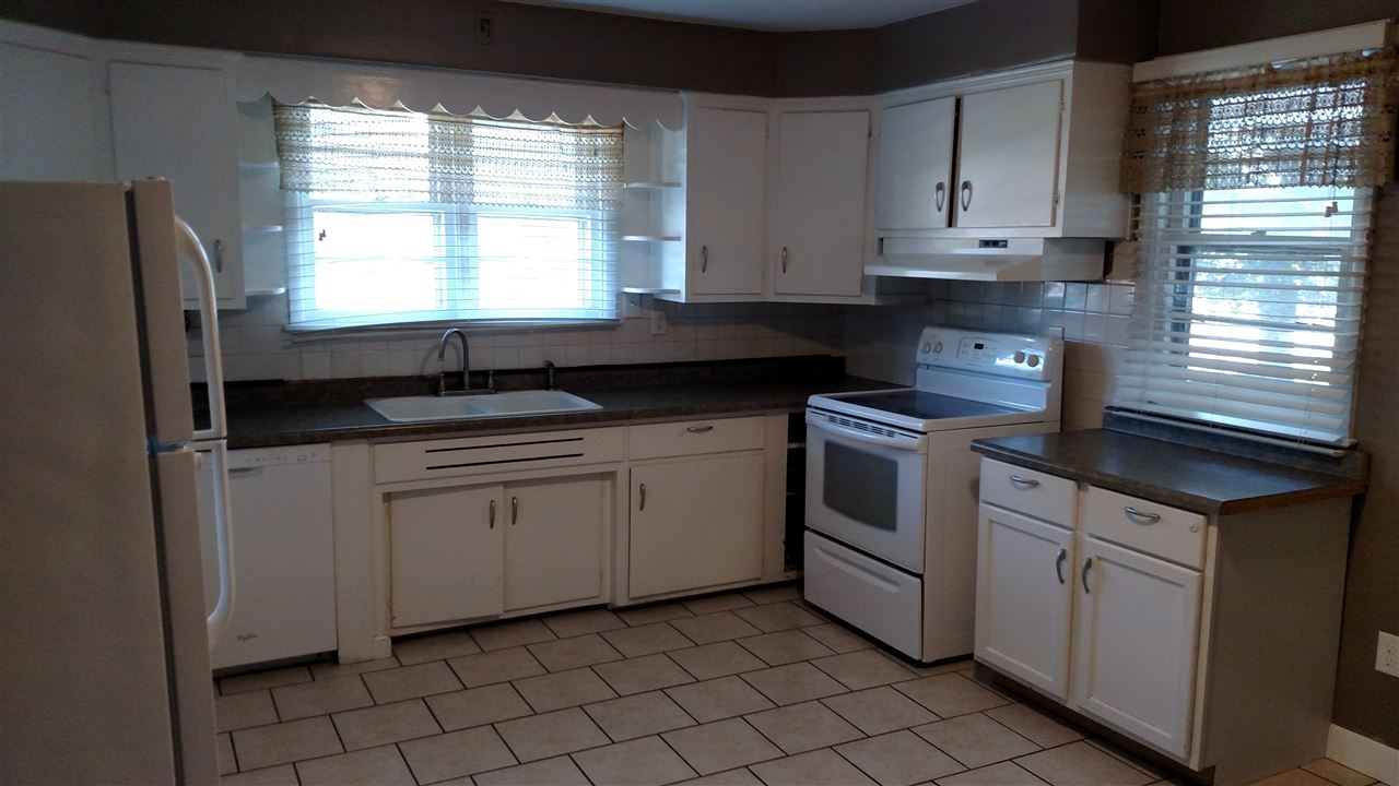1003 Sheridan Road Pekin, IL 61554 - Photo 13 of 31 Gallery Image 13