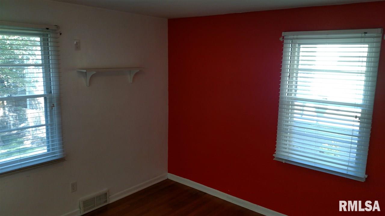 1003 Sheridan Road Pekin, IL 61554 - Photo 16 of 31 Gallery Image 16