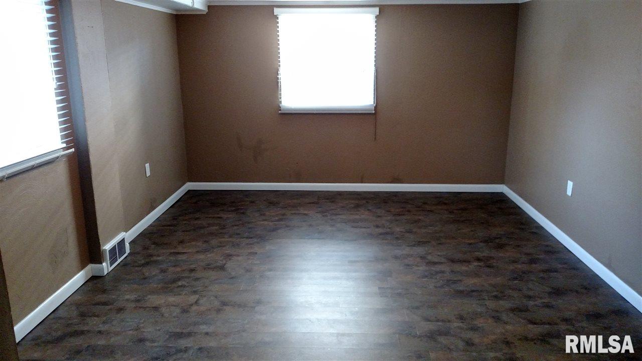 1003 Sheridan Road Pekin, IL 61554 - Photo 26 of 31 Gallery Image 26