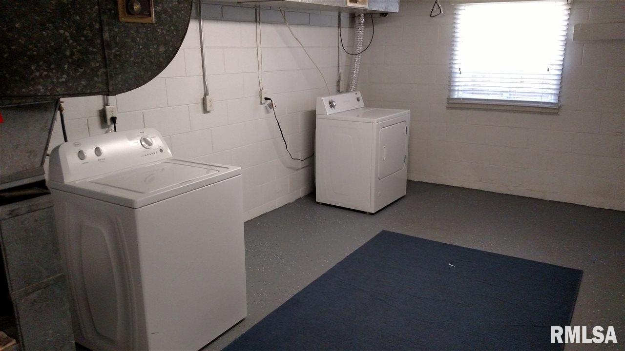 1003 Sheridan Road Pekin, IL 61554 - Photo 29 of 31 Gallery Image 29