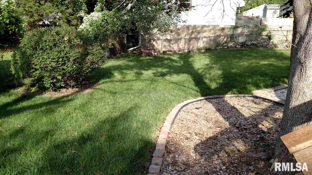 1003 Sheridan Road Pekin, IL 61554 - Photo 7 of 31 Gallery Image 7