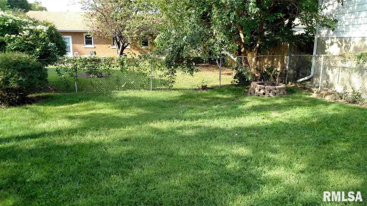 1003 Sheridan Road Pekin, IL 61554 - Photo 8 of 31 Gallery Image 8