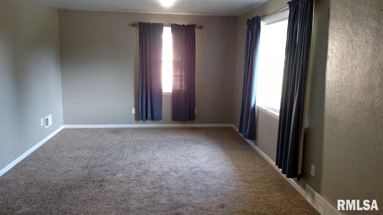 1003 Sheridan Road Pekin, IL 61554 - Photo 10 of 31 Gallery Image 10