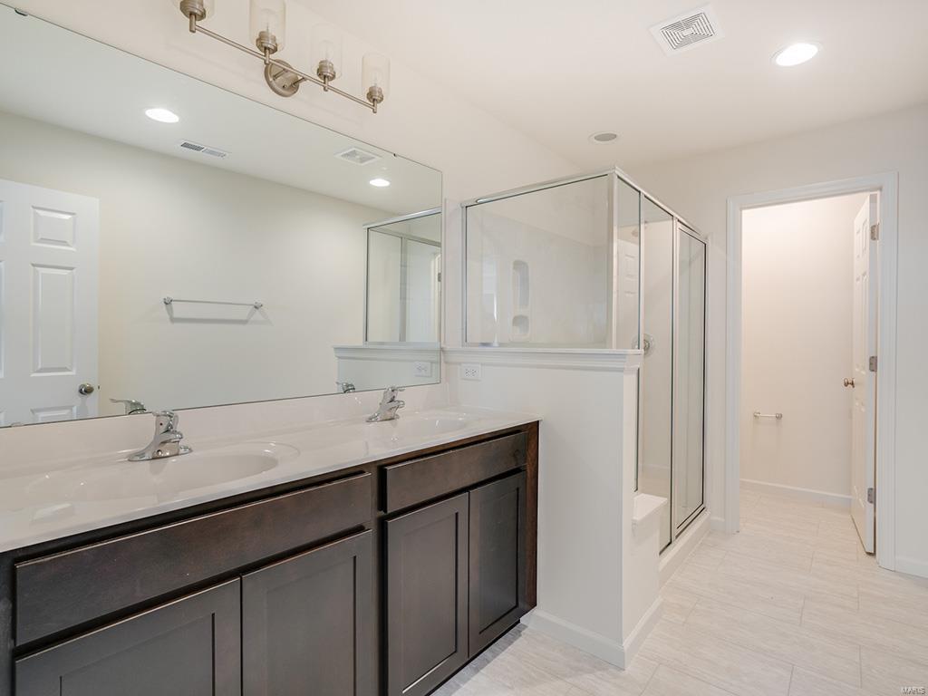 9461 Vandervoort Court Crestwood, MO 63126 - Photo 12 of 19