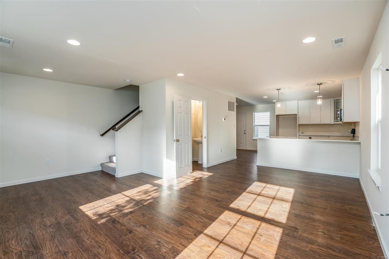 9461 Vandervoort Court Crestwood, MO 63126 - Photo 3 of 19