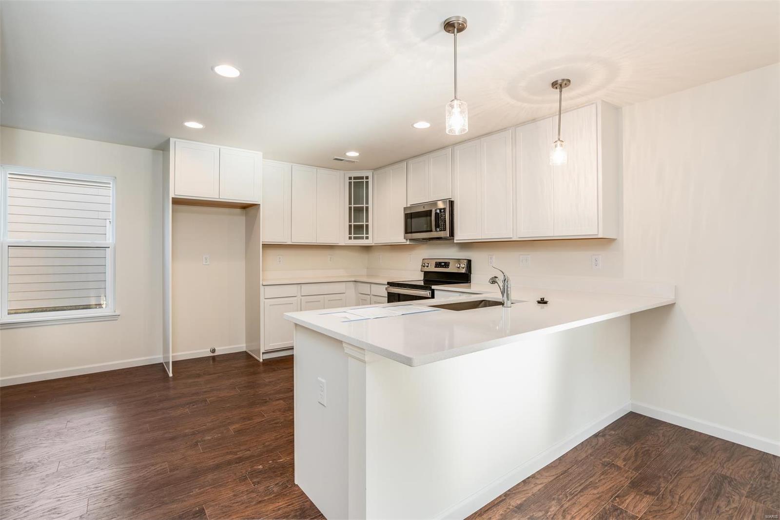 9461 Vandervoort Court Crestwood, MO 63126 - Photo 5 of 19