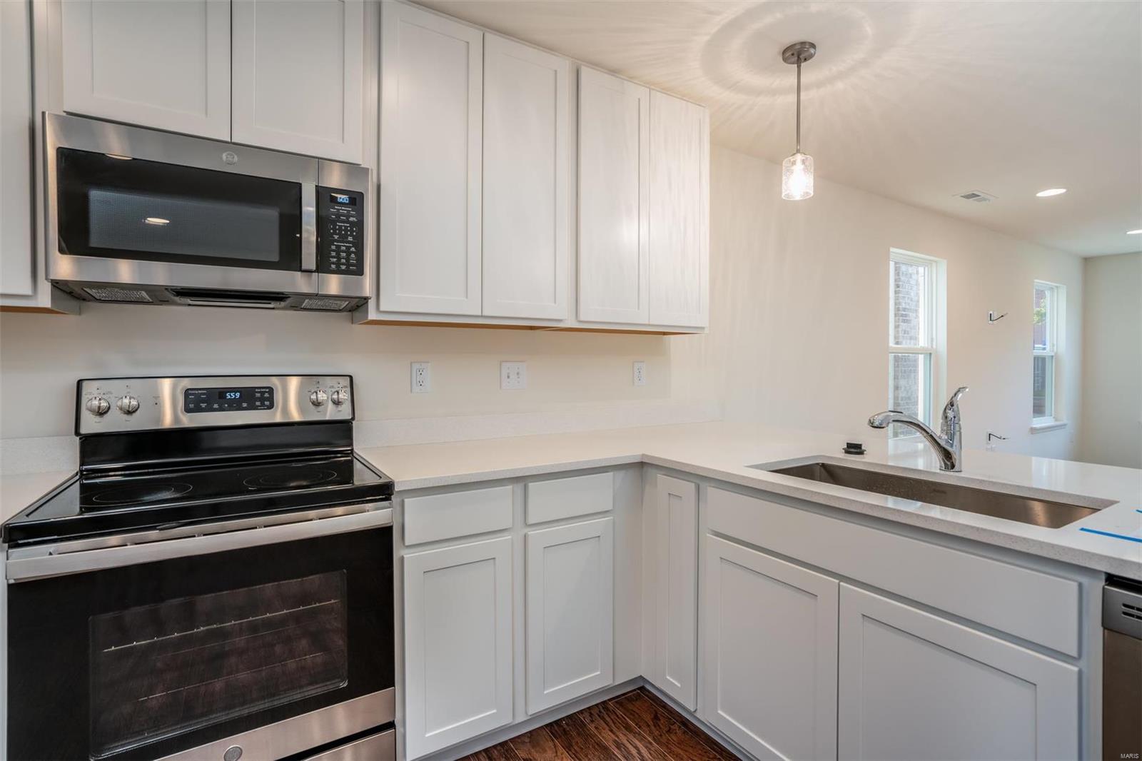 9461 Vandervoort Court Crestwood, MO 63126 - Photo 7 of 19