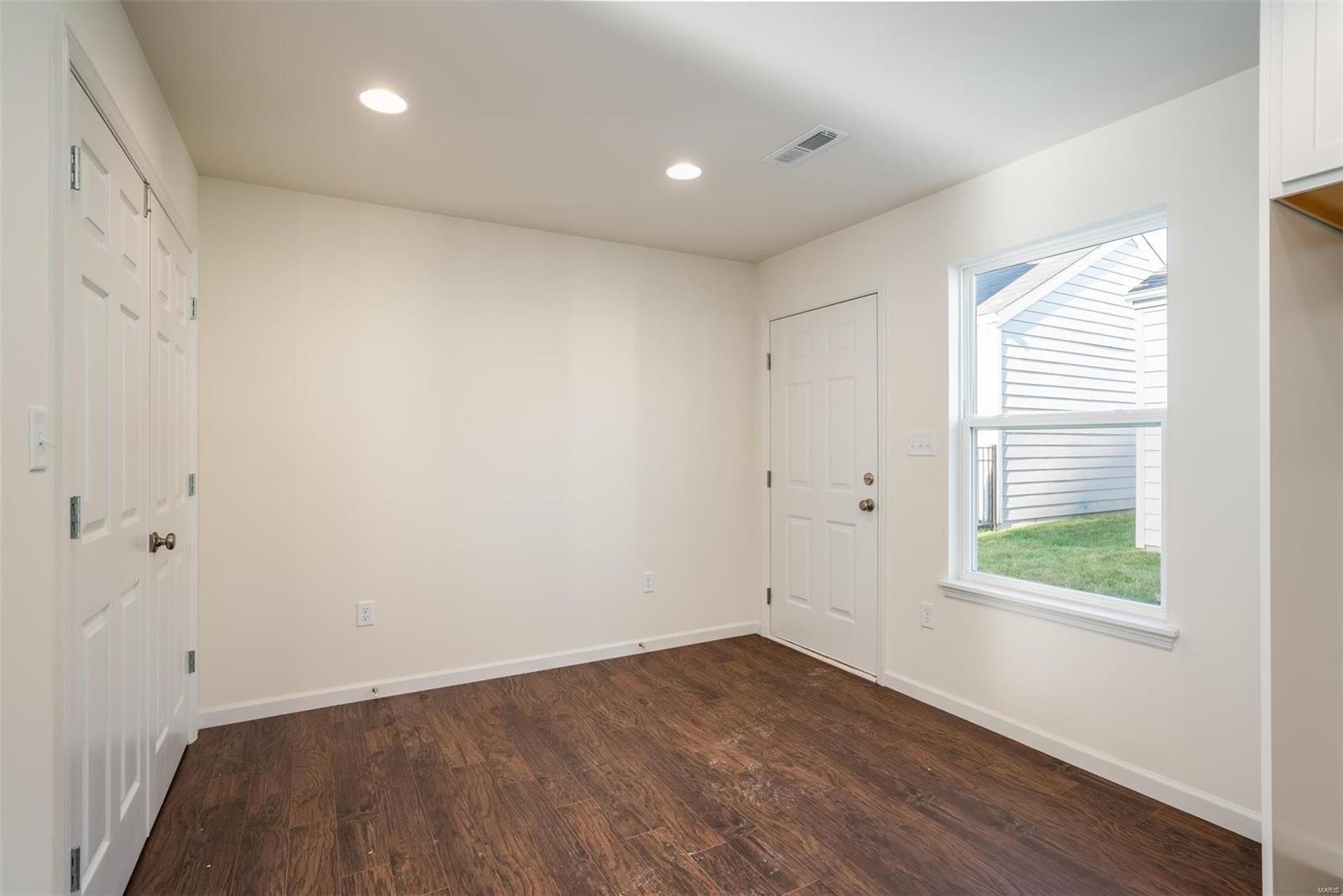 9461 Vandervoort Court Crestwood, MO 63126 - Photo 8 of 19