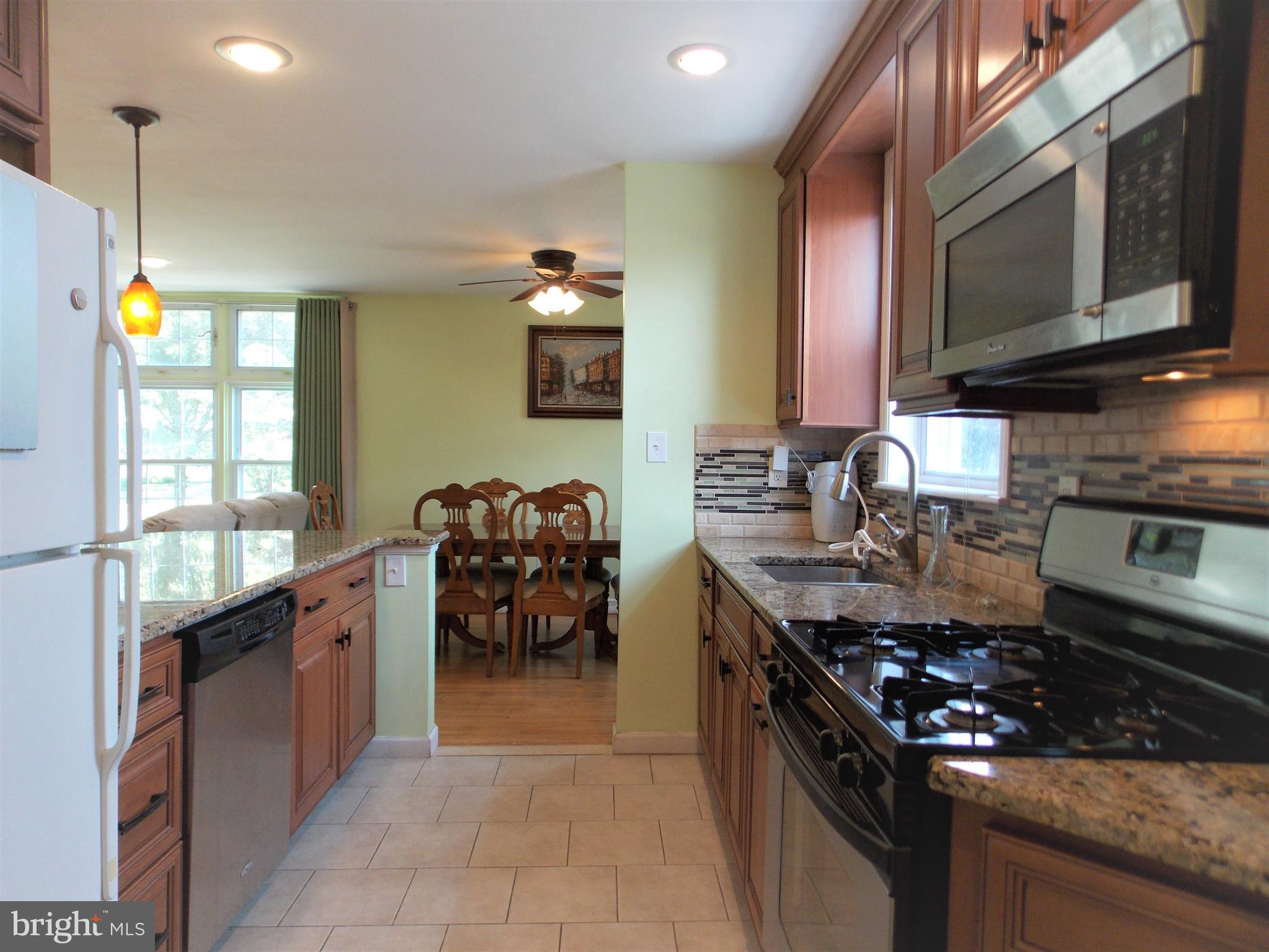 914 Springhaven Road Springfield, PA 19064 - Photo 11 of 31 Granite Counters