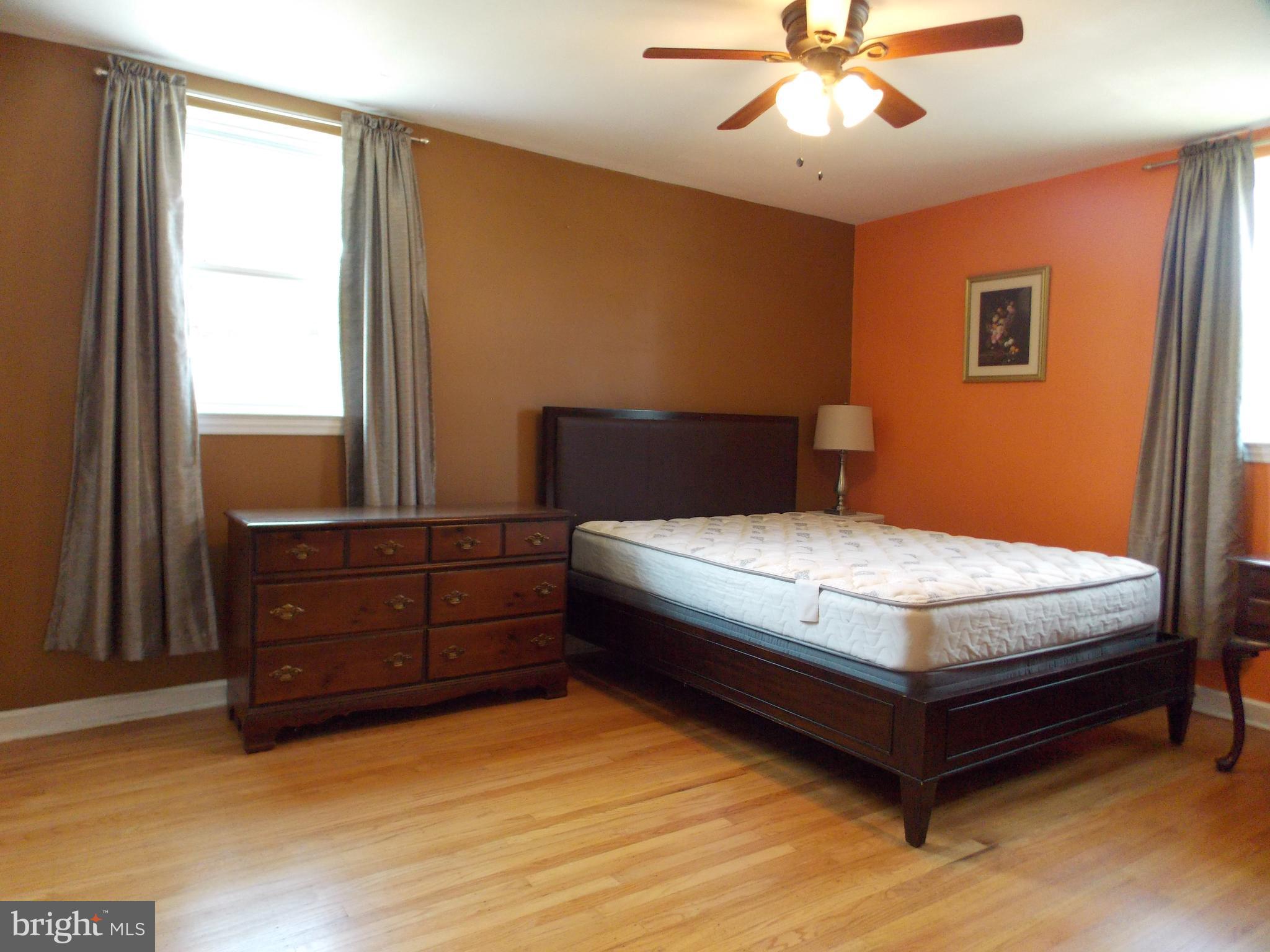 914 Springhaven Road Springfield, PA 19064 - Photo 12 of 31 Master bedroom