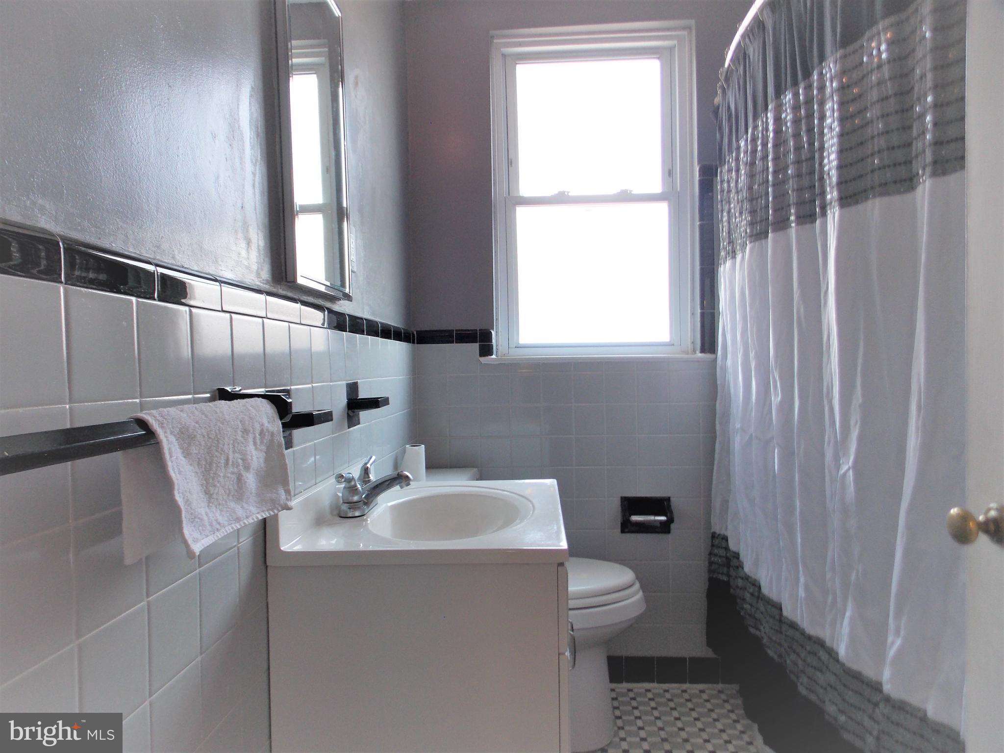 914 Springhaven Road Springfield, PA 19064 - Photo 17 of 31 Ceramic tile bath