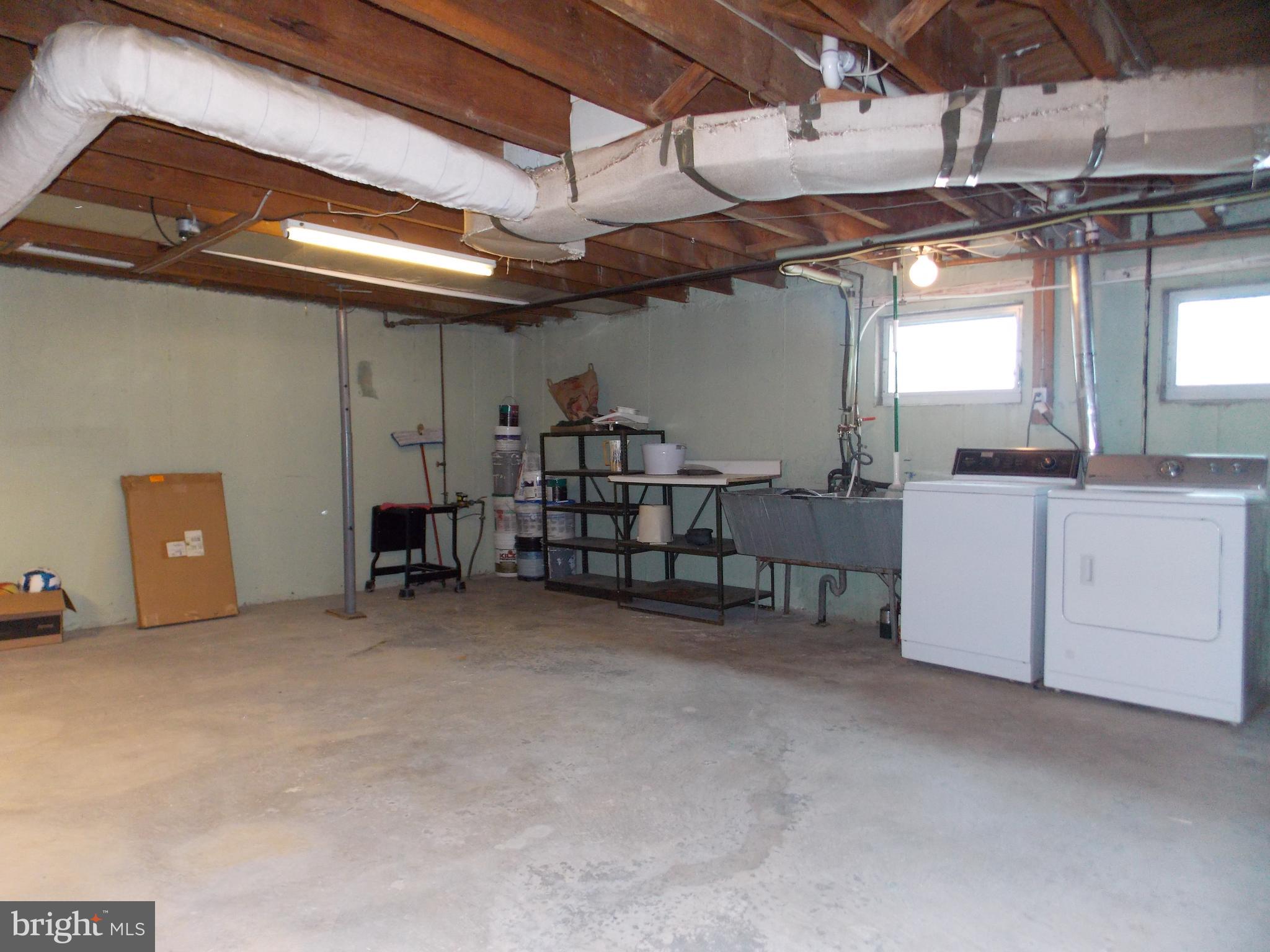 914 Springhaven Road Springfield, PA 19064 - Photo 25 of 31 Work room with Laundry