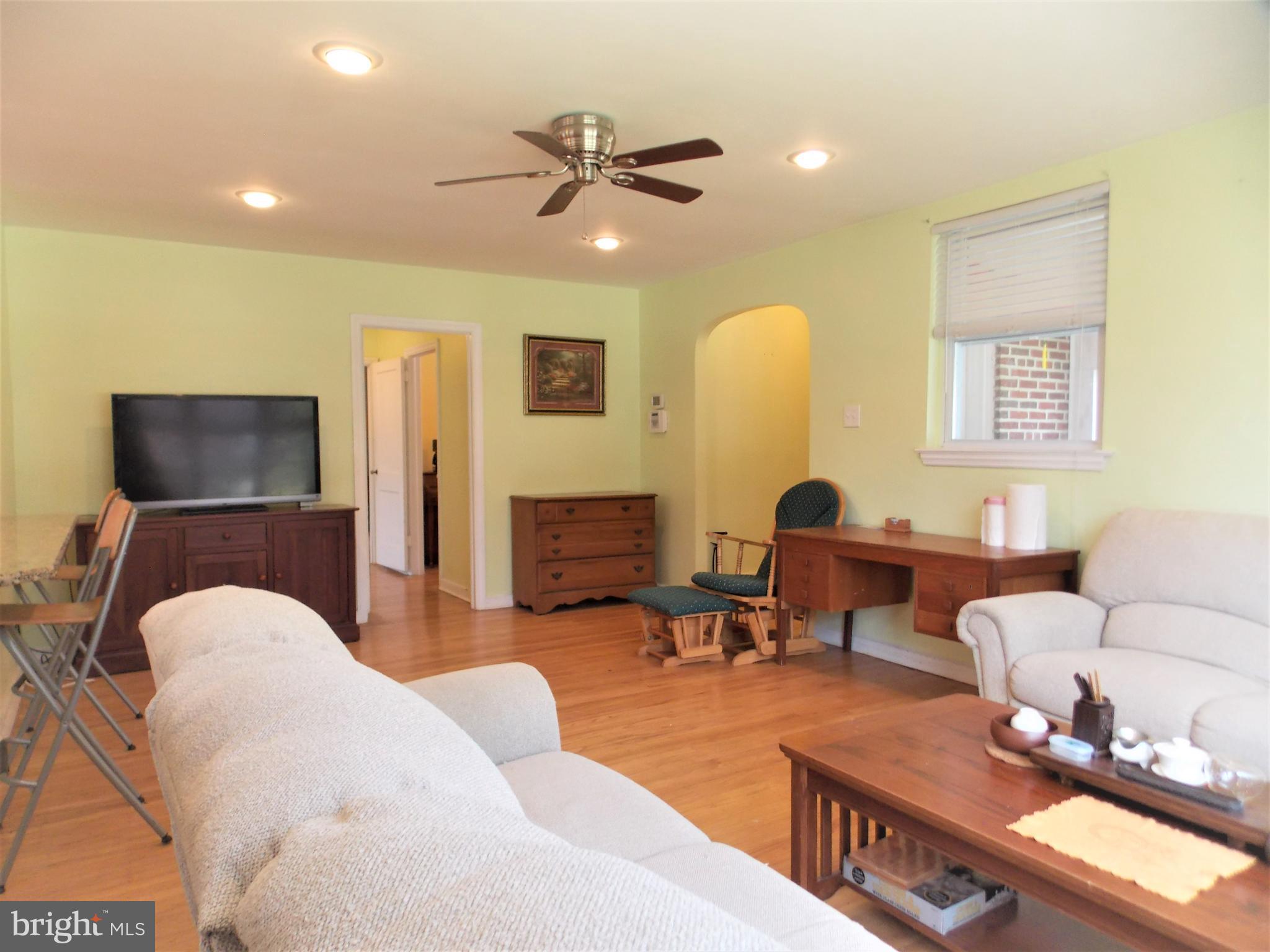 914 Springhaven Road Springfield, PA 19064 - Photo 5 of 31 Living room