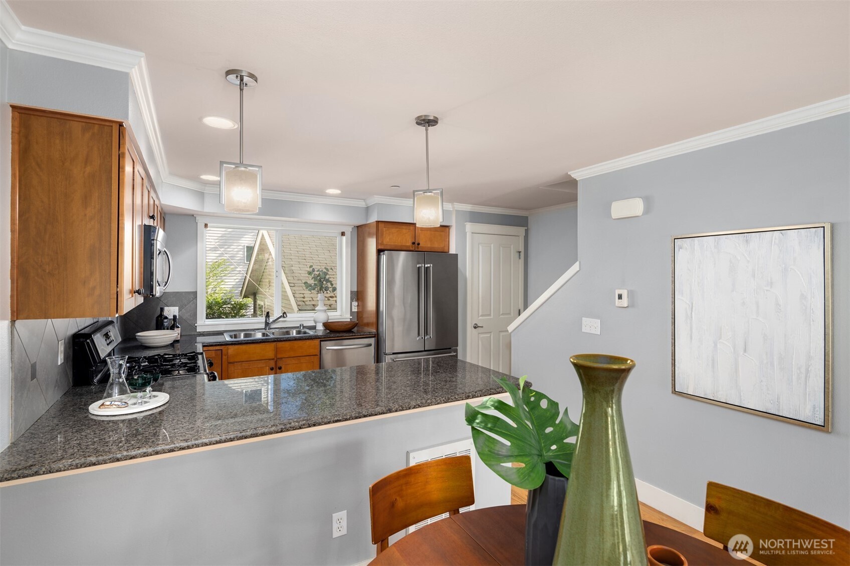 2106 West Ruffner Street Seattle, WA 98199 - Photo 12 of 28 Gallery Image 12
