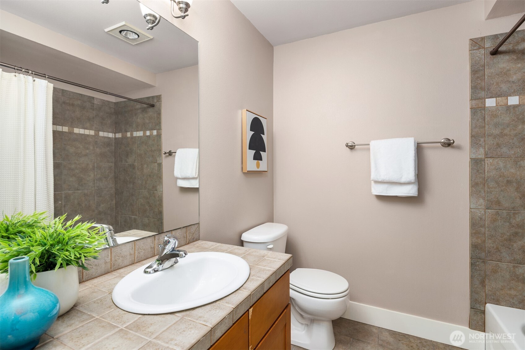 2106 West Ruffner Street Seattle, WA 98199 - Photo 17 of 28 Gallery Image 17