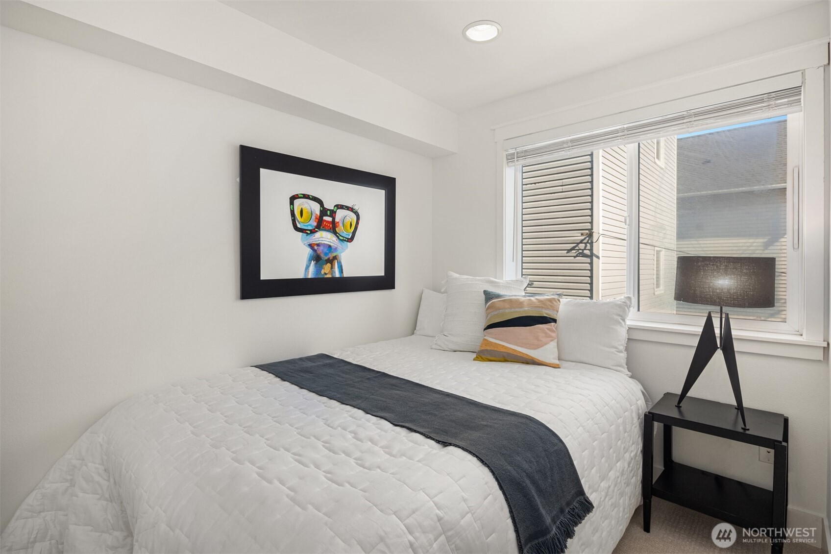 2106 West Ruffner Street Seattle, WA 98199 - Photo 18 of 28 Gallery Image 18