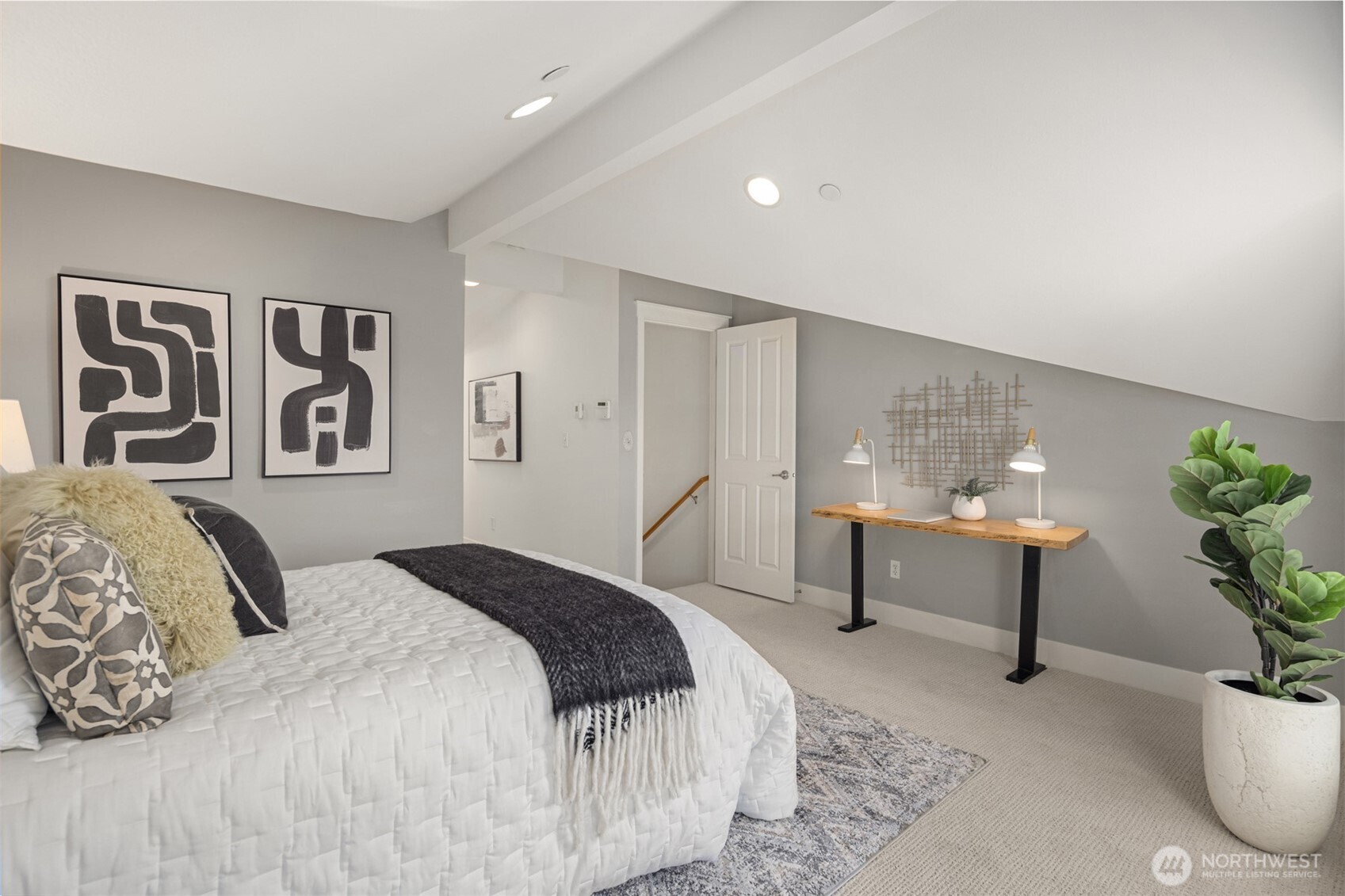 2106 West Ruffner Street Seattle, WA 98199 - Photo 21 of 28 Gallery Image 21