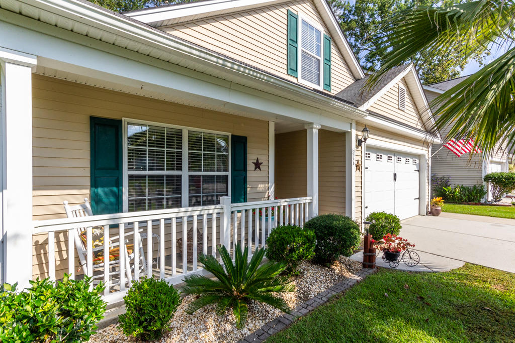 116 Hammerbeck Road Summerville, SC 29483 - Photo 2 of 28 Front Porch