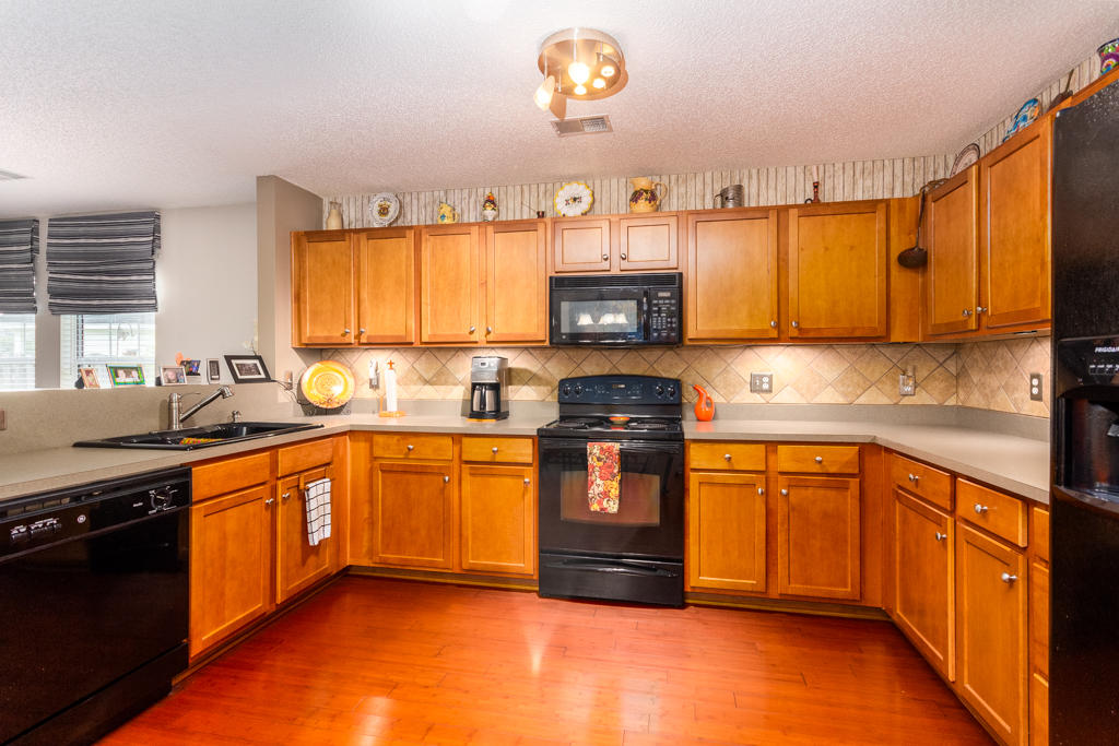 116 Hammerbeck Road Summerville, SC 29483 - Photo 11 of 28 Kitchen