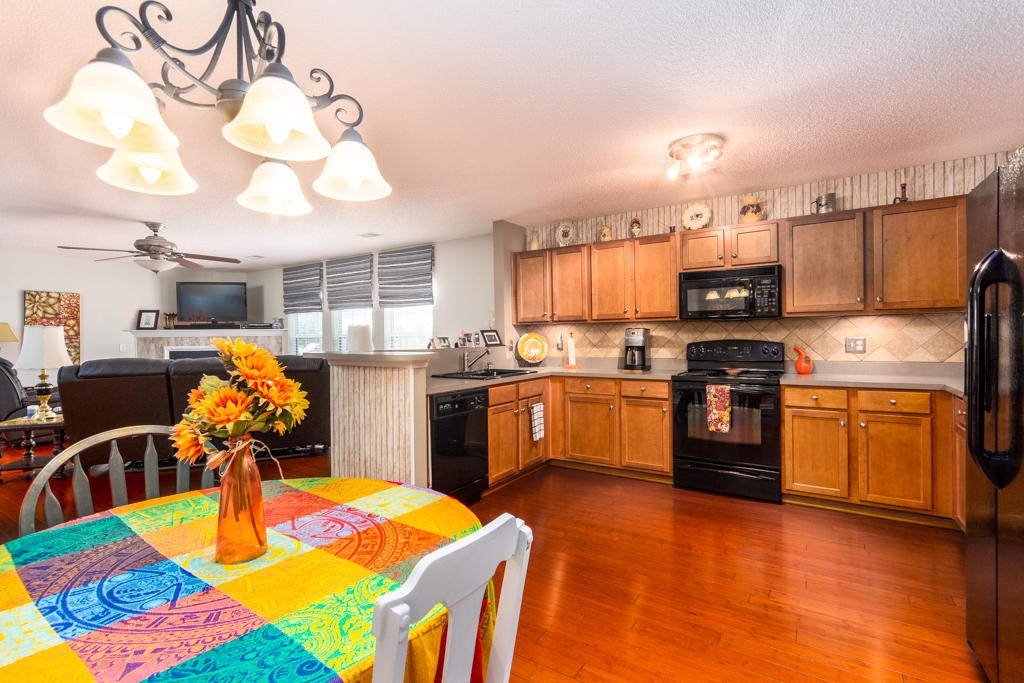 116 Hammerbeck Road Summerville, SC 29483 - Photo 13 of 28 Kitchen & Dining