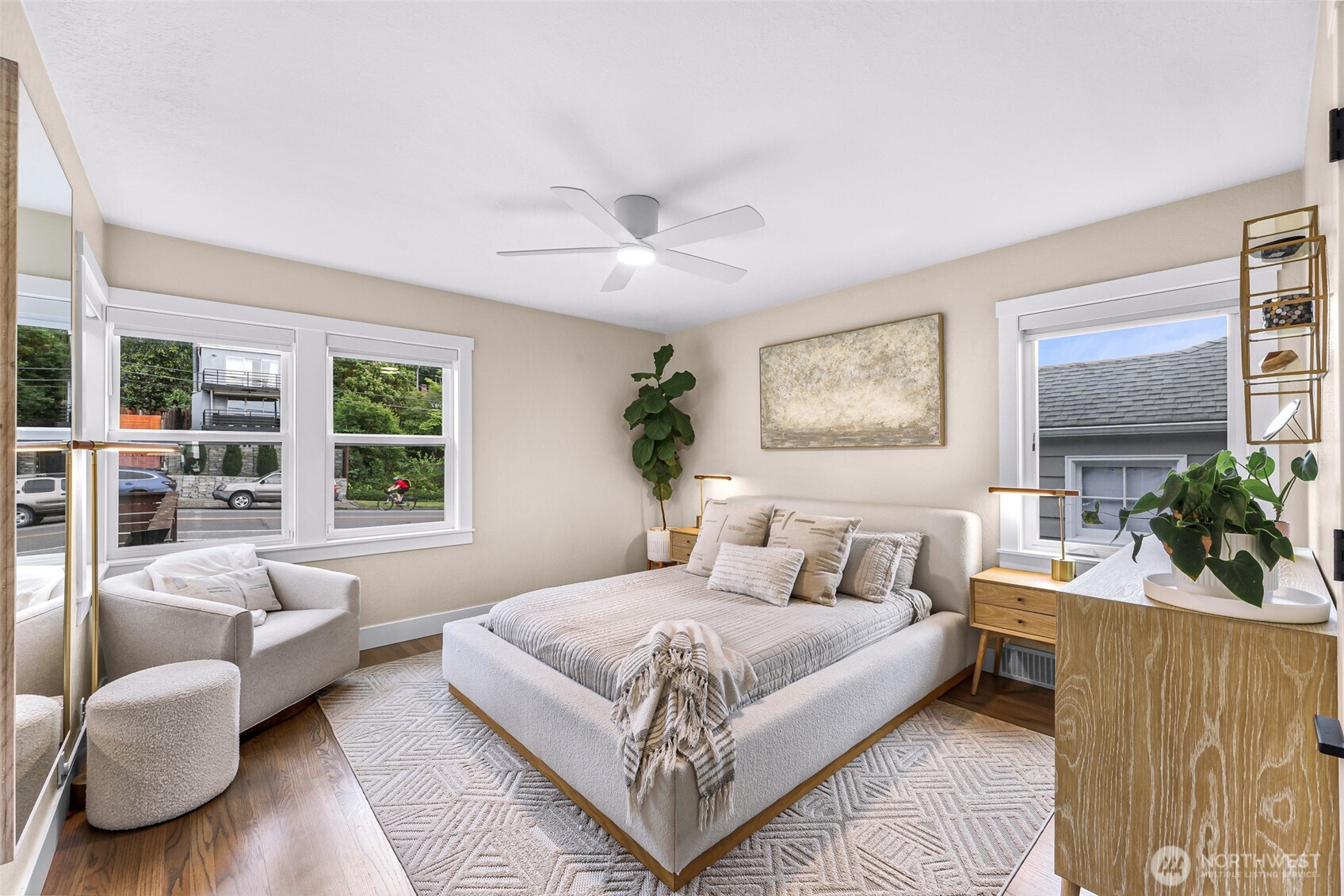 5336 Southwest Admiral Way Seattle, WA 98116 - Photo 22 of 36
