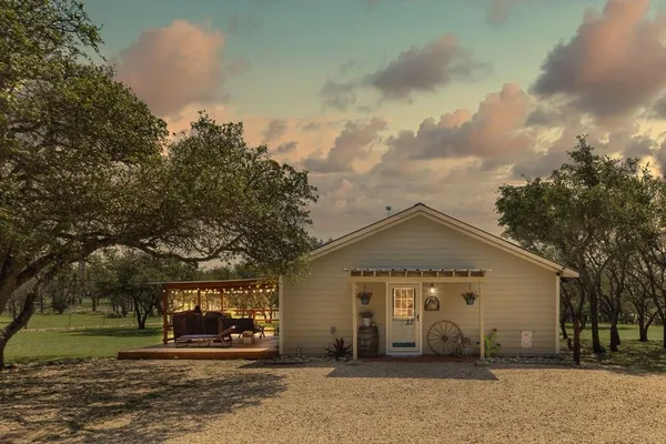 $425,000 | 222 Spanish Oak Trail, Harper, TX 78631