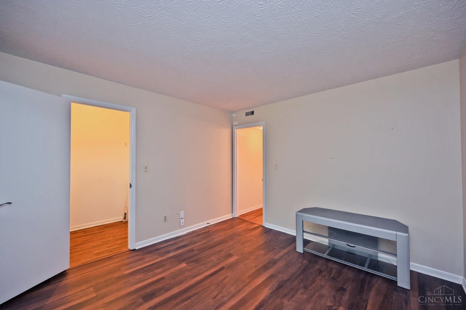 1009 Cedar Ridge Drive, Unit 4 Cincinnati, OH 45245 - Photo 29 of 45