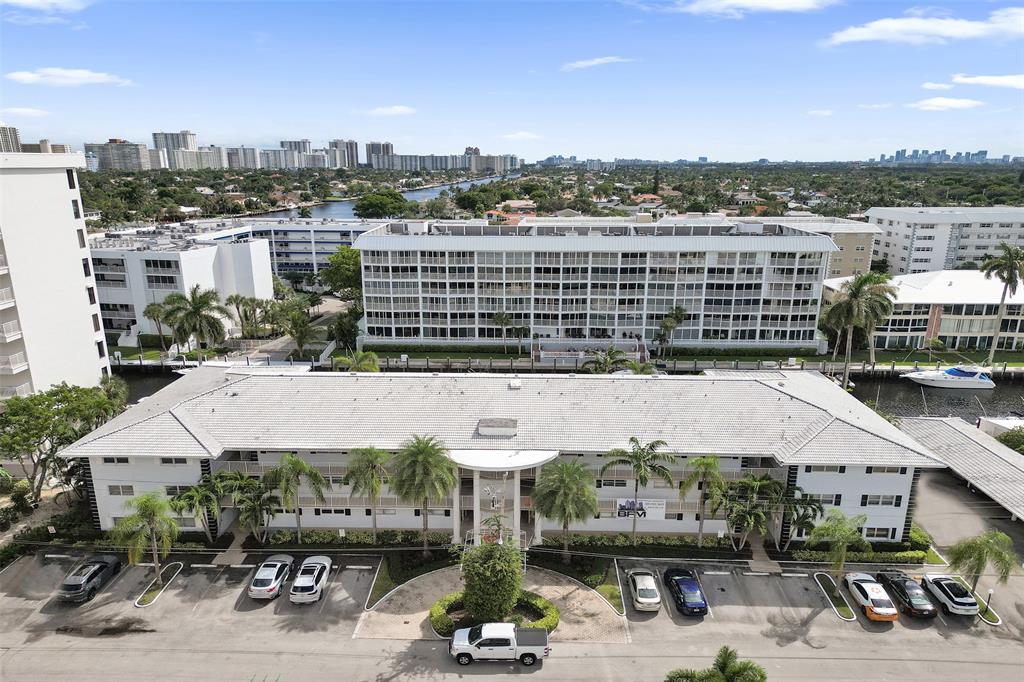 3090 Northeast 48th Street, Unit 316 Fort Lauderdale, FL 33308 - Photo 44 of 49 a view of a city