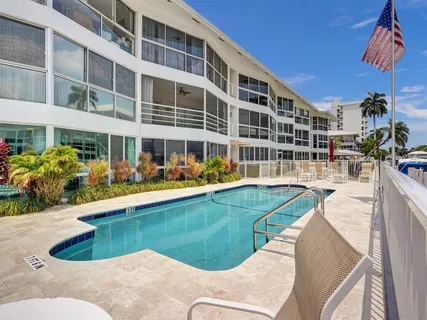 $450,000 | 3090 Northeast 48th Street, Unit 316, Fort Lauderdale, FL 33308