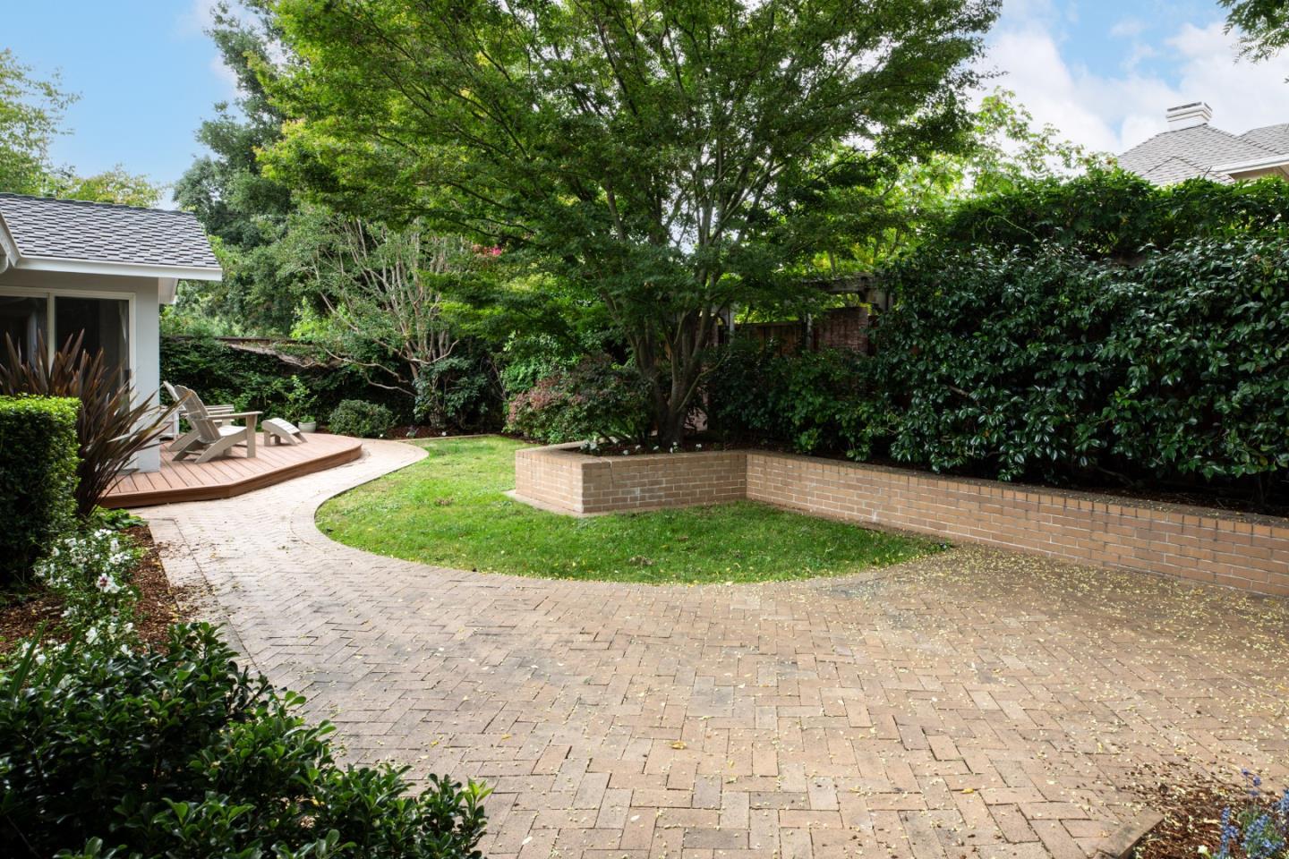 165 Pineview Lane Menlo Park, CA 94025 - Photo 13 of 13 a view of a fountain in front of house