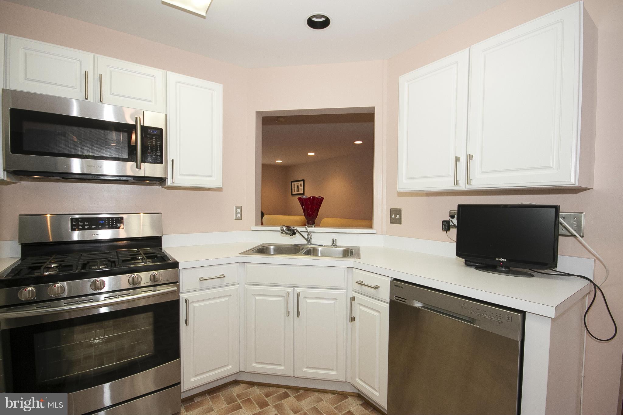 10921 Baskerville Road Reisterstown, MD 21136 - Photo 11 of 25 Kitchen