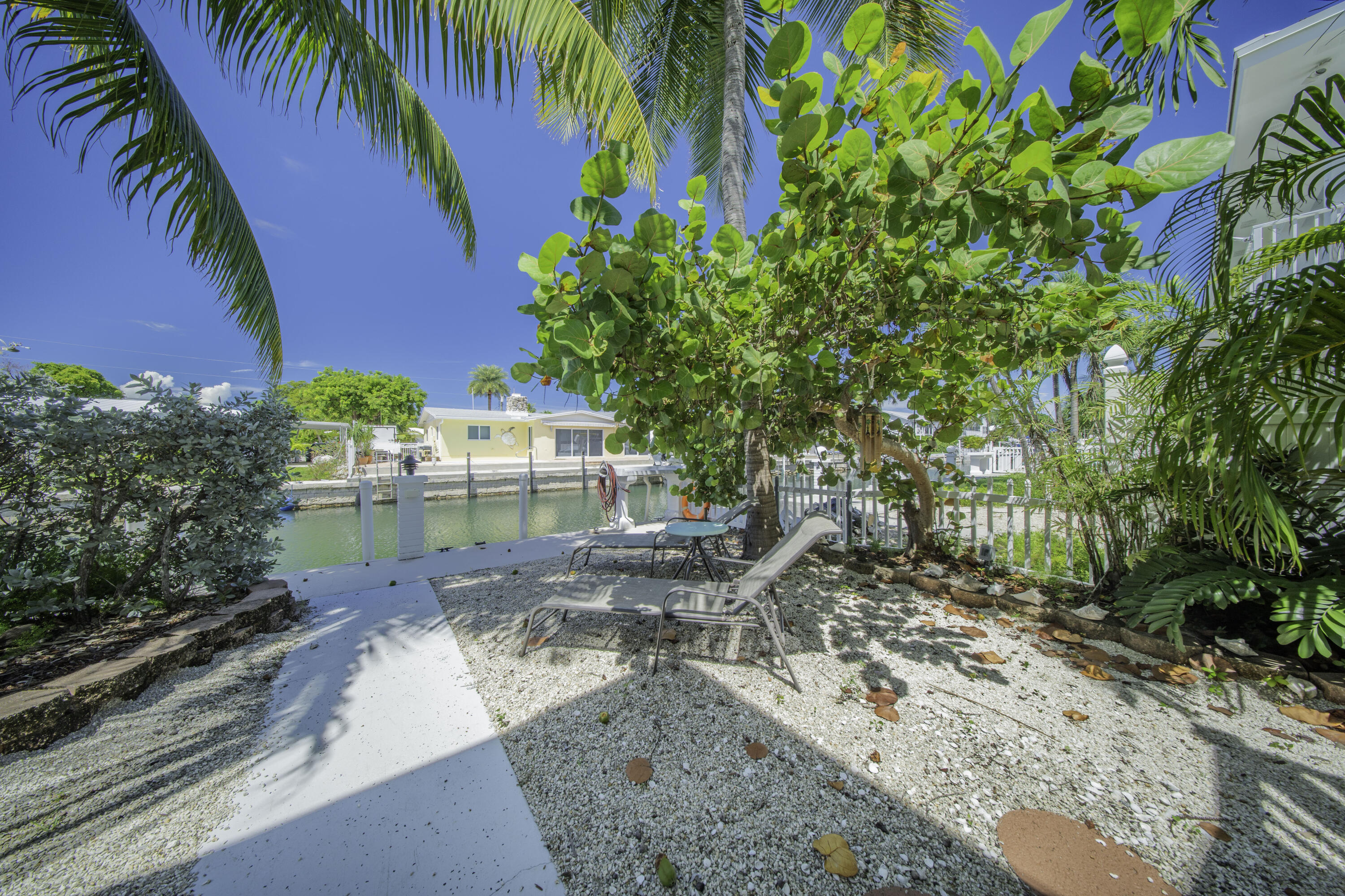 767 98th Street Marathon, FL 33050 - Photo 5 of 32 76798thSt-10