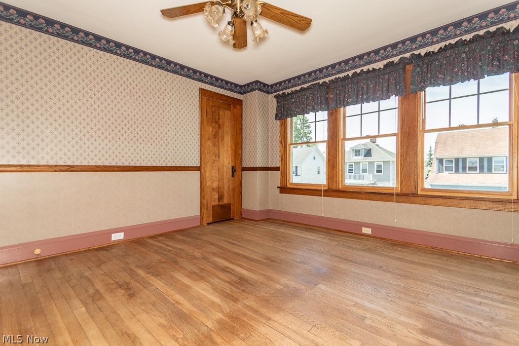 17709 Crestland Road Cleveland, OH 44119 - Photo 25 of 42 You also get a walk in closet and a ceiling fan