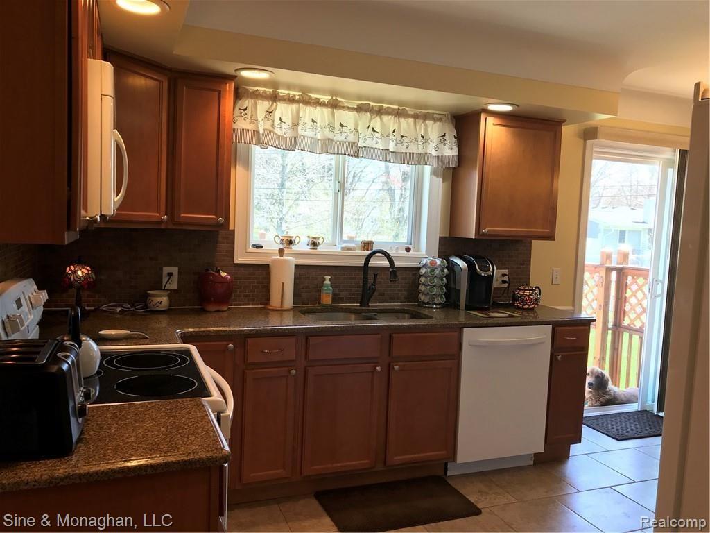 473 Cox Road St. Clair, MI 48079 - Photo 32 of 64 32 KITCHEN 5 473 COX RD.JPG