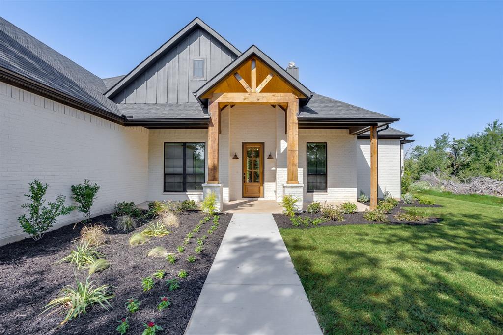 173 Oak Grv Way Springtown, TX 76082 - Photo 2 of 39 Welcome Home!